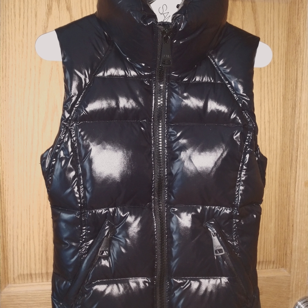 SAM. Women's NWT Down Vest